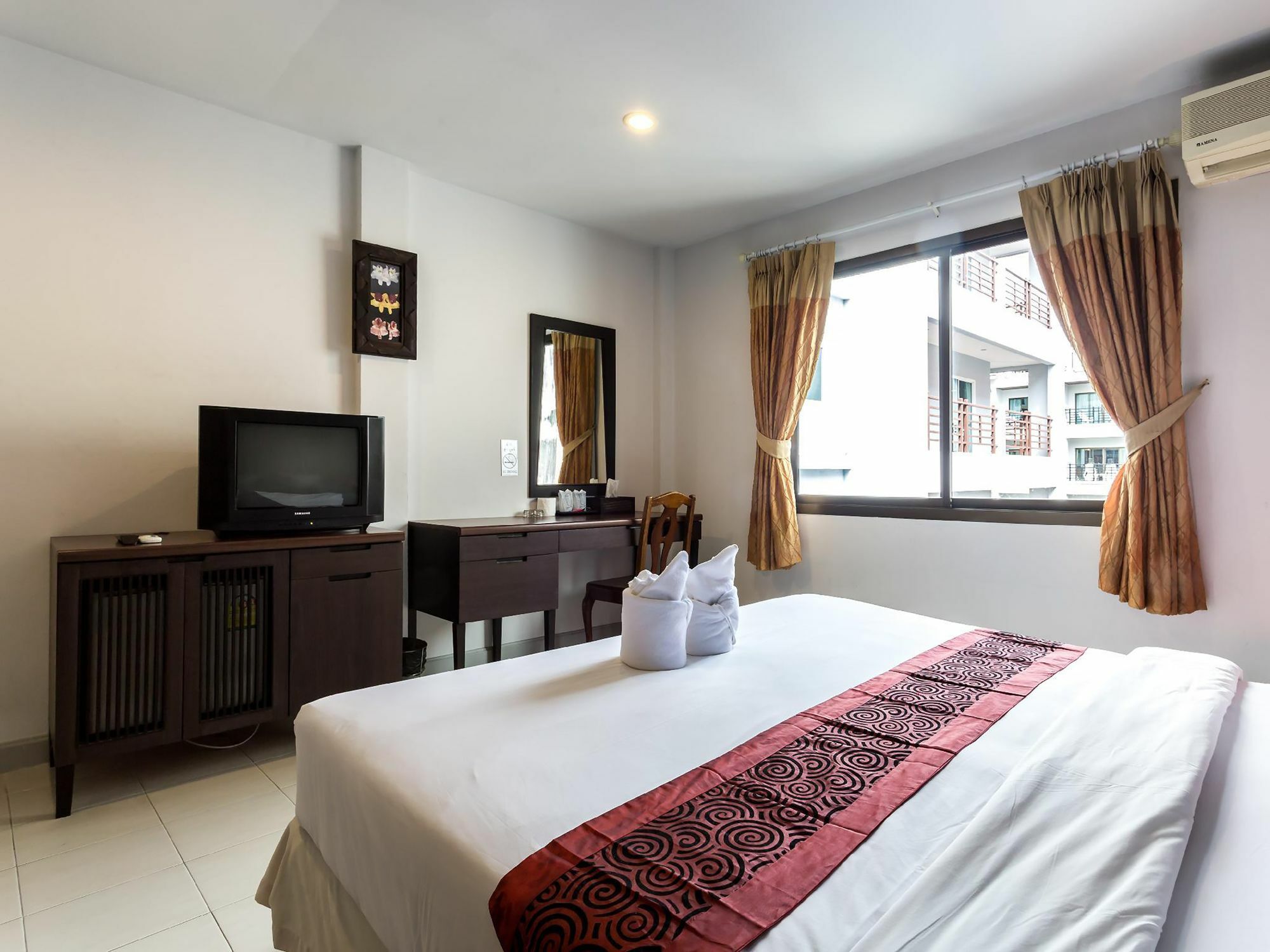 Hotel Sino House Patong Exterior foto